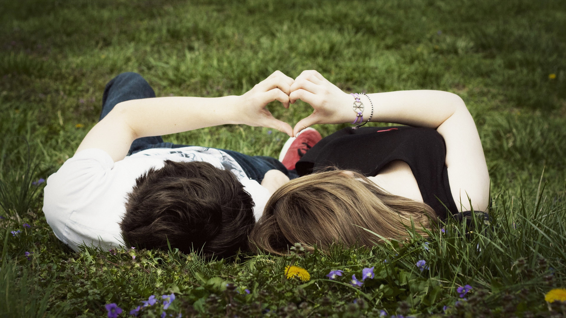 couple-love-free-954659.jpg