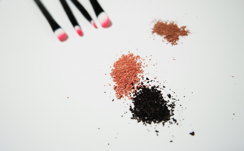 makeup-1143174_960_720.jpg