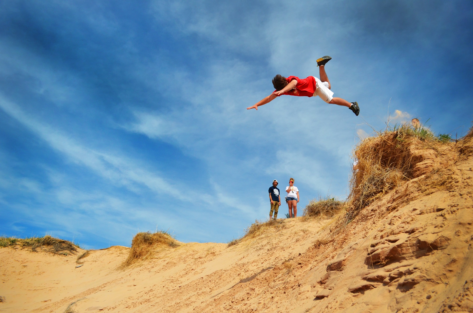 jumping-off-1966997_1920.jpg