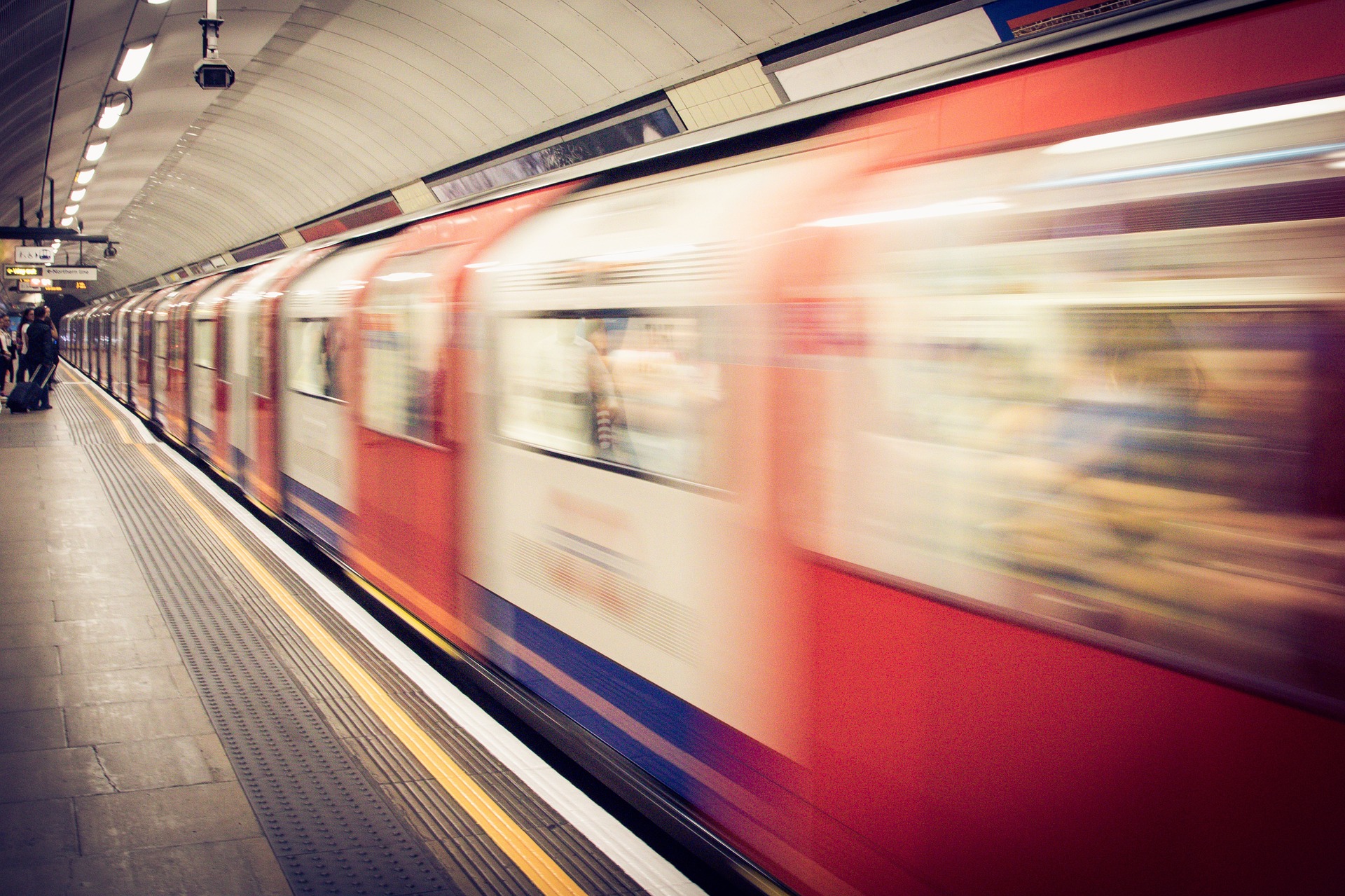underground-1081975_1920.jpg