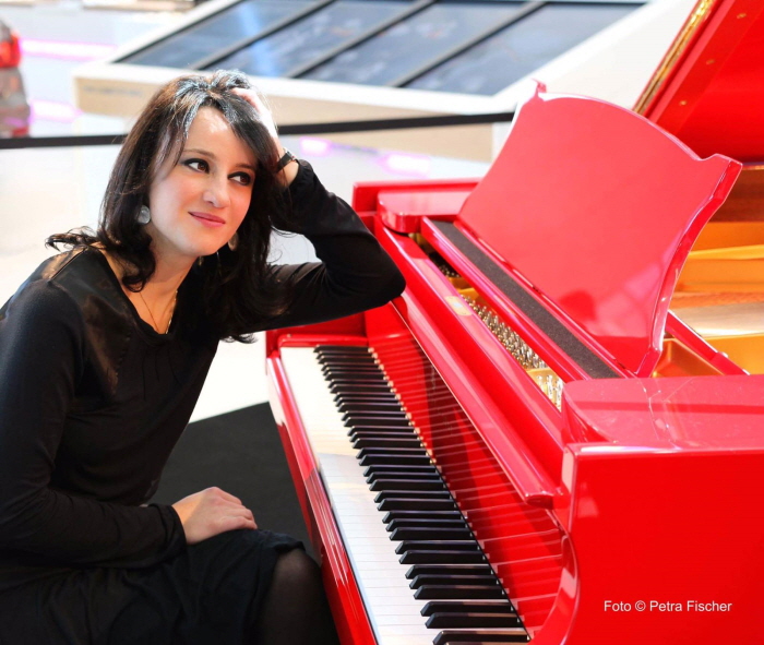 [사진] Pianist Nino Gurevich_3.JPG