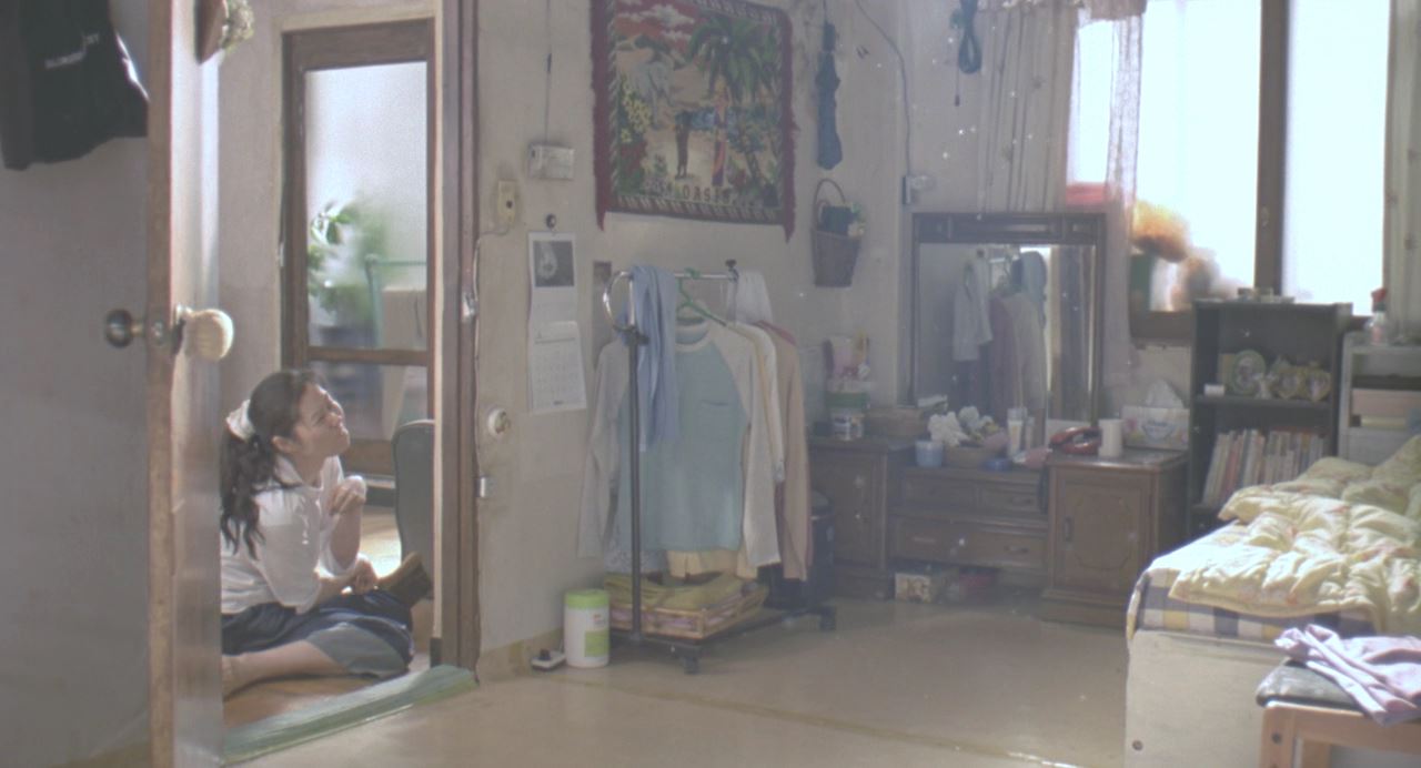 Oasis.2002.720p.BluRay.x264.DTS.2AUDiO-SODiHD.mkv_007780731.jpg