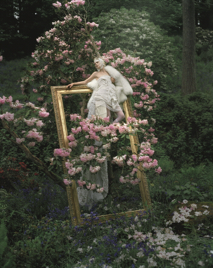 Tim Walker_Stella Tennant, Eglingham Hall, Northumberland, 2007_ⓒ Tim Walker.jpg