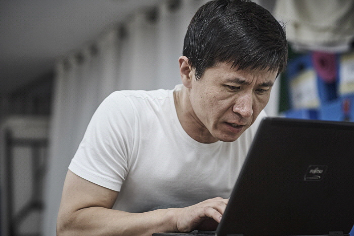 고발자들_장면사진1.jpg