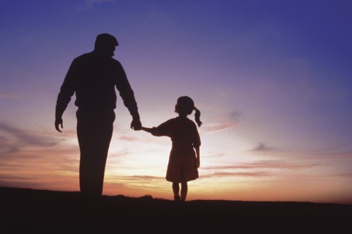 father-and-daughter-silhouette-494x329.jpg