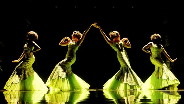 dreamgirls-at-savoy-theatre_cast-of-dreamgirls-at-the-savoy-theatre-photo-brinkhoffmgenburg_f573bc93d1c50ed8a8e9090043dd8765.jpg