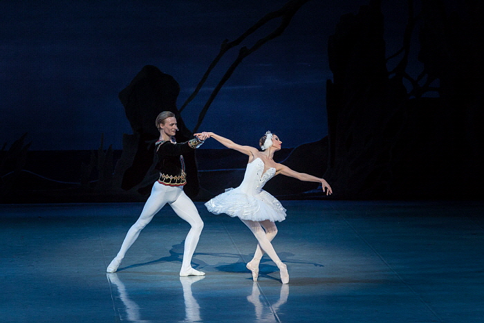 Swan Lake by G Shishkin Soloists - 세르게이 우마넥1.jpg