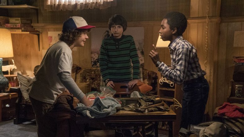 stranger_things_dustin_mike_lucas_4240.0-777x437.jpg