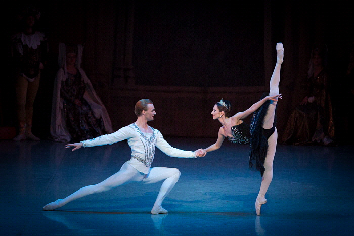 Swan Lake by G Shishkin Soloists - 세르게이, 이리나2.jpg