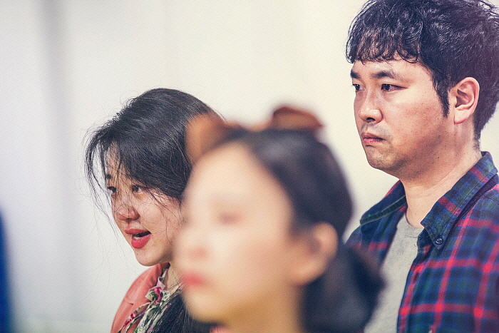 우리가_아직_살아있네요_장면사진2.jpg