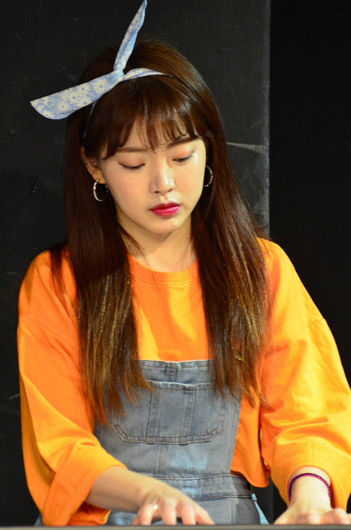 006.JPG