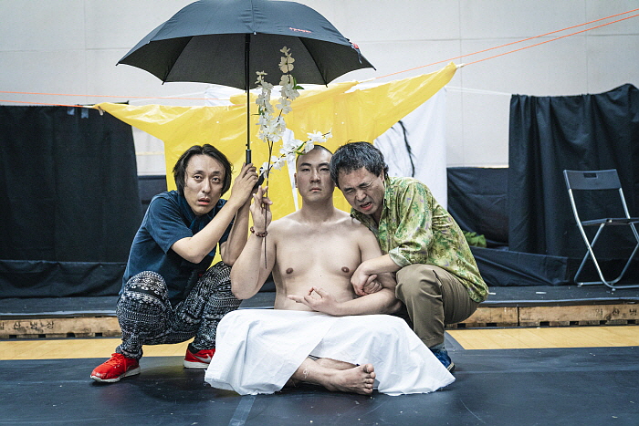 어쩌나_연습사진_제공 남산예술센터 (7).jpg
