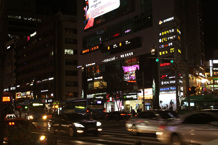 강남길거리.jpg