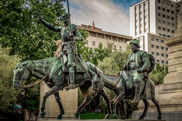 크기변환_1cervantes-3458816_960_720.jpg
