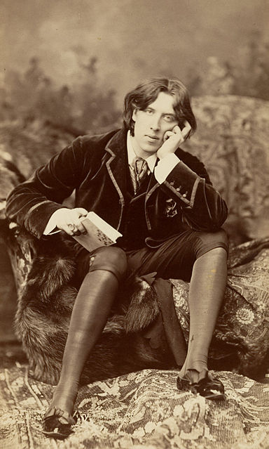 384px-Oscar_Wilde_Sarony.jpg