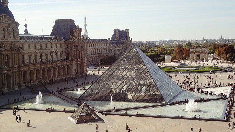 pyramid-495398_960_720.jpg