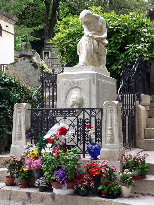 [크기변환]Pere-Lachaise_Chopin_grave.jpg