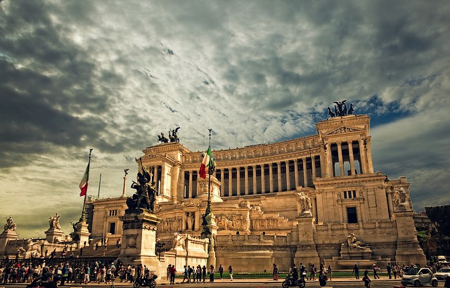 vittorio-emanuele-monument-298412_640.jpg