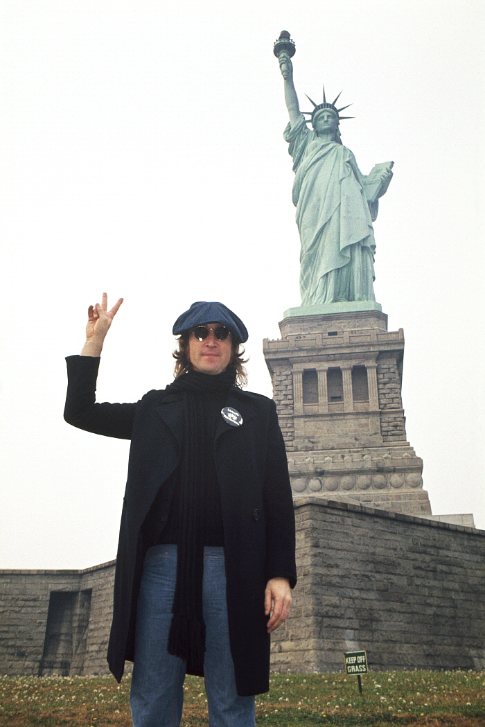 C-01_JohnLennon_StatueofLiberty1974_Gruen.jpg