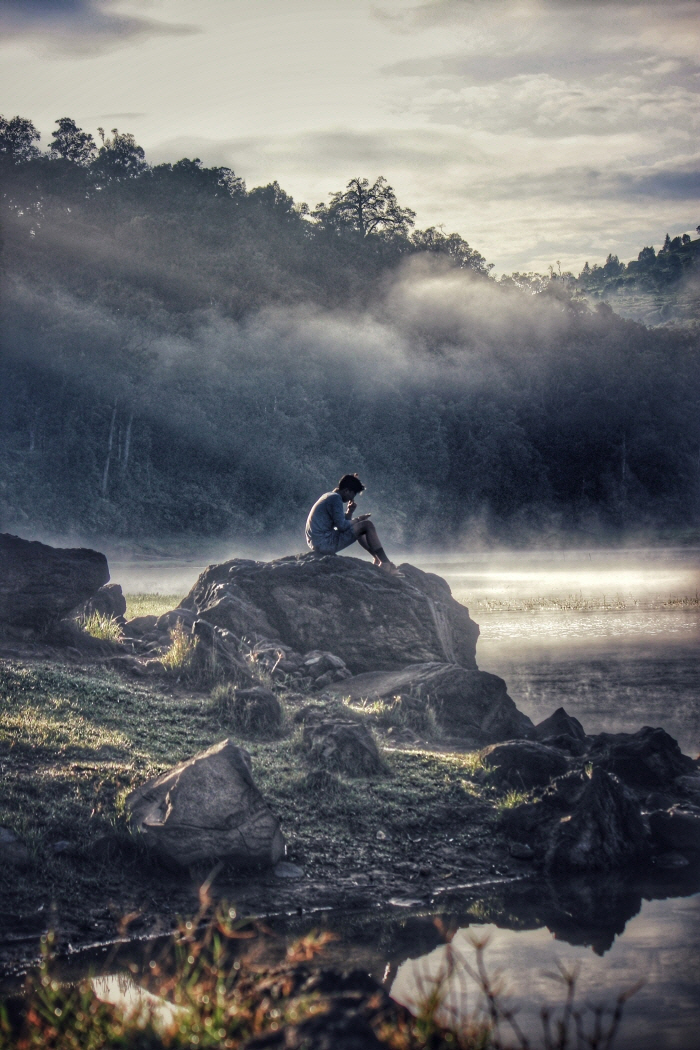 [포맷변환][크기변환]adventure-alone-clouds-694458.jpg