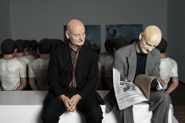 [크기변환]Uli-Sigg-Newspaper.jpg