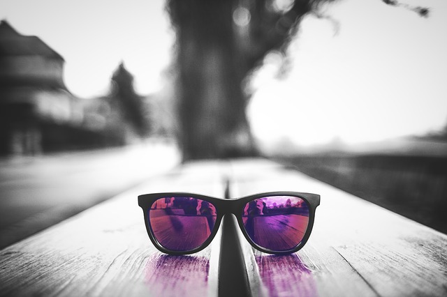 glasses-2144354_640.jpg