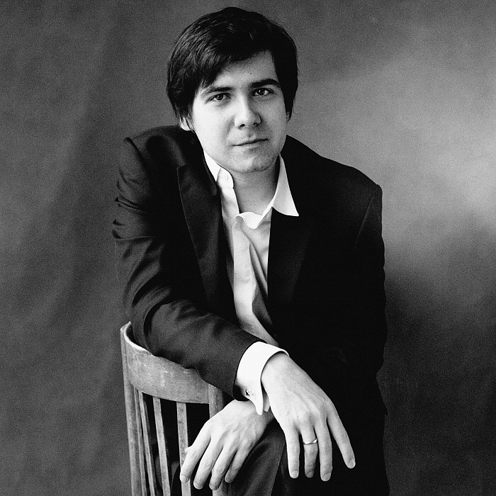 Vadym_Kholodenko_4_resized_-_credit_Van_Cliburn.jpg