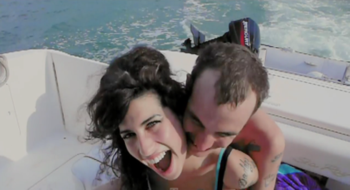 [크기변환]Amy-Winehouse.png
