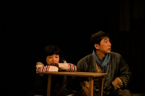 [Review] 역사적 유물에 불어넣은 생생한 봄의 생명 - 연극 '낮은 칼바람'