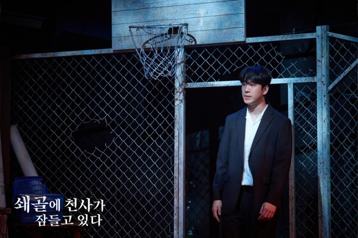 [PRESS] 왜 어떤 죽음은 쇄골에 잠들고 있을까? 연극 ‘쇄골에 천사가 잠들고 있다’