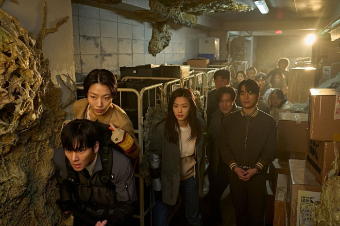 [Opinion] 인간성은 만들어질 수 있는가? - 군체 [영화]