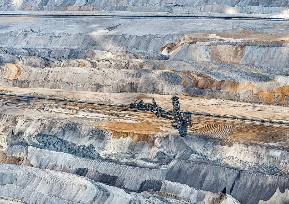 AV_Coal_Mine002.jpg