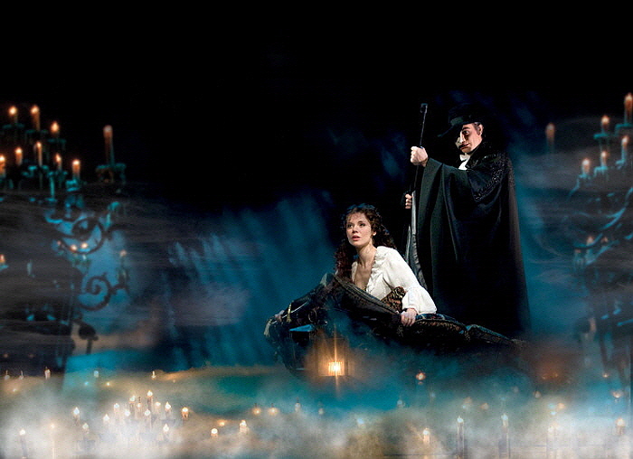 크기변환_The_Phantom_Of_The_Opera-1__The_Journey__Gina_Beck_as_Chris.jpg