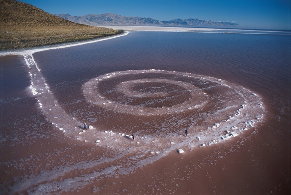 spiral jetty_크기.jpg