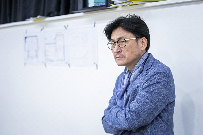 [국립극단]갈릴레이의 생애_연출_이성열_03.jpg