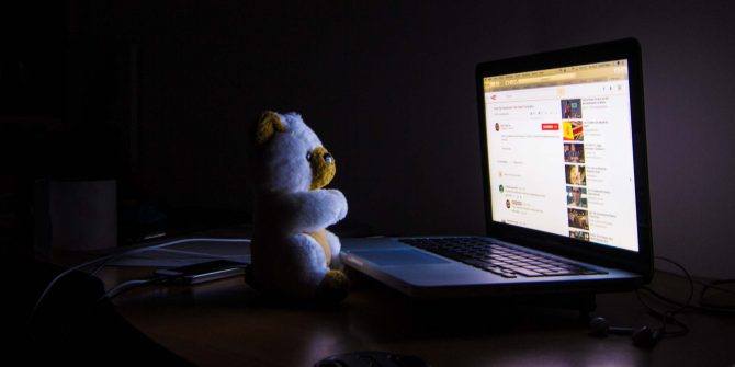 watching-youtube-laptop-dark-featured-670x335.jpg