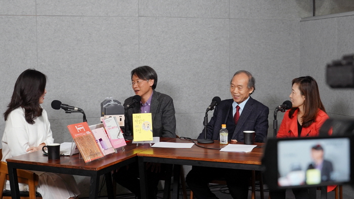 특집좌담11회_출판저널510호 (정윤희,송승훈,부길만,김정명).JPG