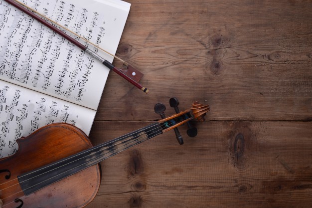 violin-score-top-view_1112-137.jpg