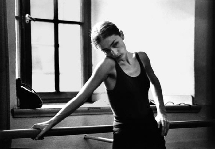 [크기변환]Pina_Bausch_beim_Training_1967_Copyright_Pina_Bausch_Foundation_Fotograf_Walter_V_DTNlTyk.jpg
