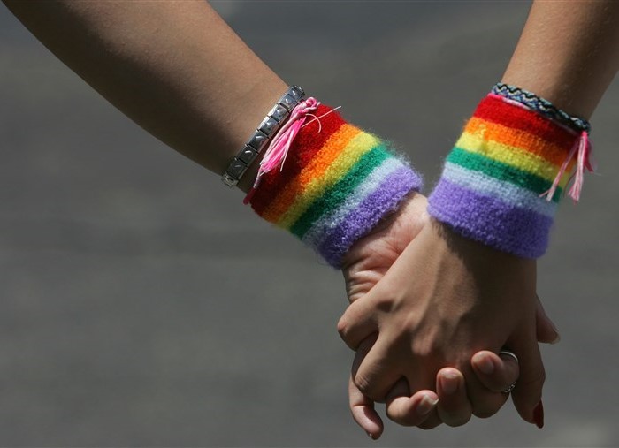 170707-lgbt-couple-out_23300615fd294e8b19b46c88ef34e4b6_fit-760w.jpg