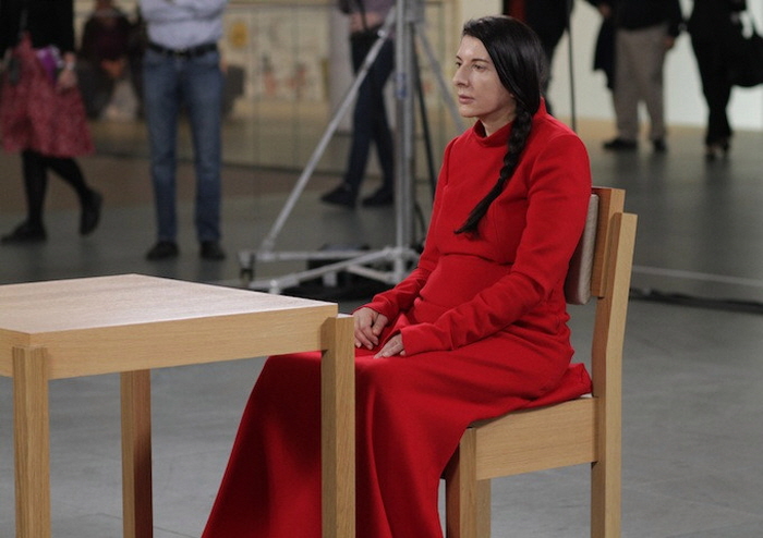 [크기변환]Marina_Abramovic_The_Artist_is_Present_FilmStill3_MarinaAbramovic_courtesyShowofForce_cut.jpg