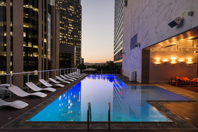 pool-720697_960_720.jpg