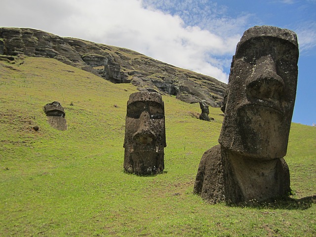 rapa-nui-1195928_640.jpg