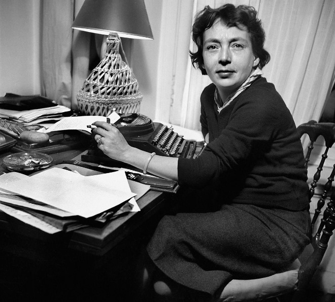 Med-MARGUERITE-DURAS-DURAS-ET-LE-JOURNALISME-©-Studio-Lipnitzki-Roger-Viollet-1241-112-e1397654398644.jpg