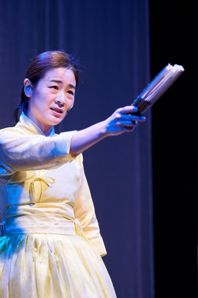 (공연사진)노인과 바다_두산연강예술상 수상자_이자람 신작_두산아트센터 (13).jpg