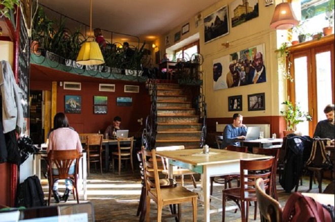 cafe1.jpg