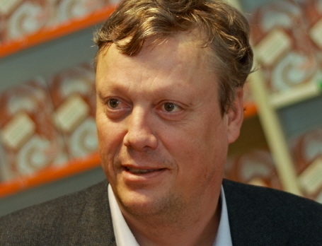 _크기변환_Jonas_Jonasson_Koeln_Mrz12.jpg