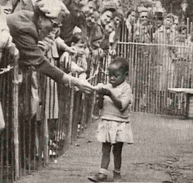human_zoo_pictures (2).jpg