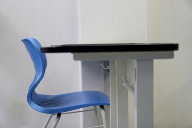 desk-1635403_1920.jpg
