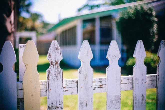 picket-fences-349713_1280.jpg